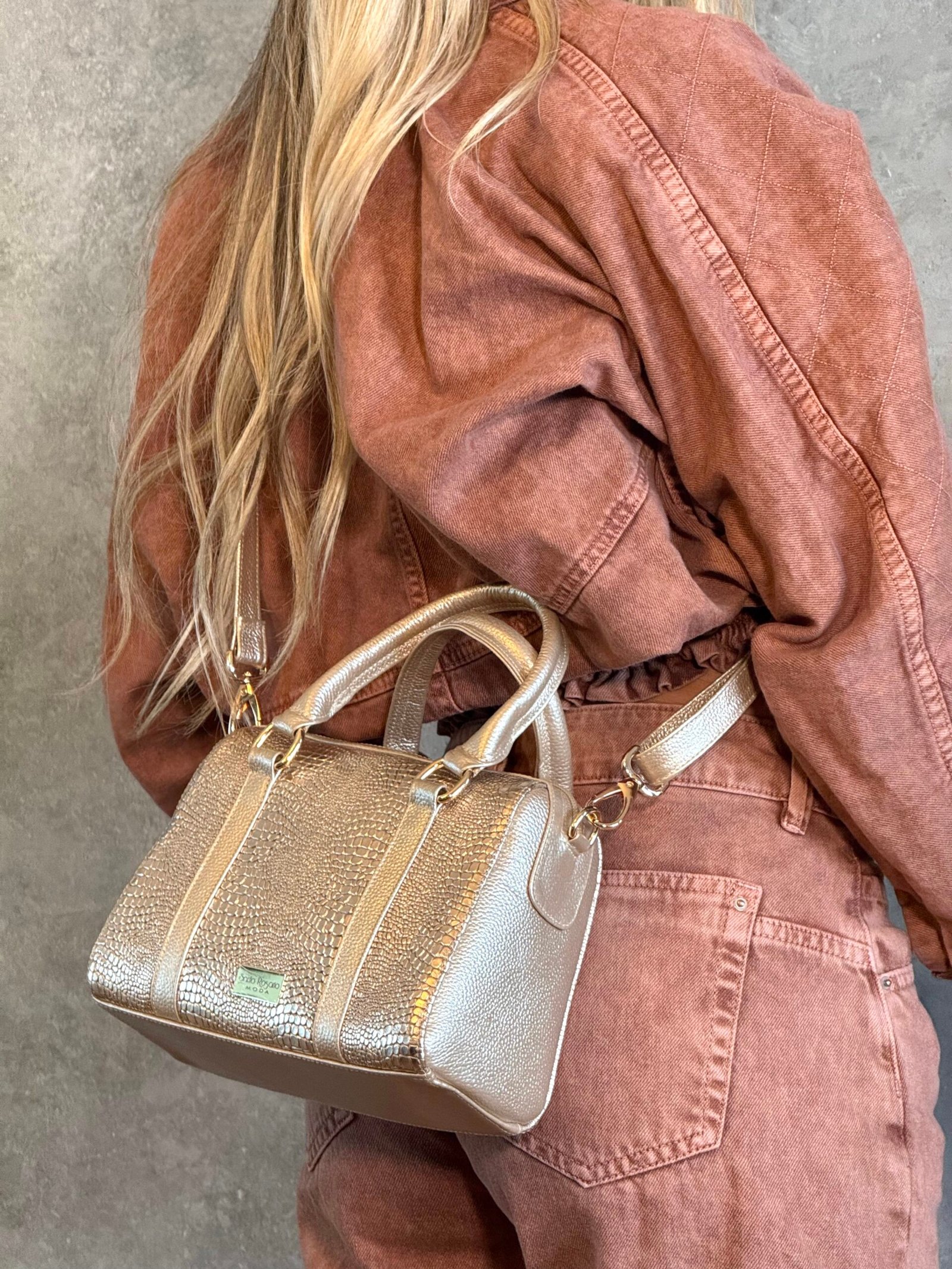 4c69d998-55d6-4c73-9d95-f0b7d5141c99