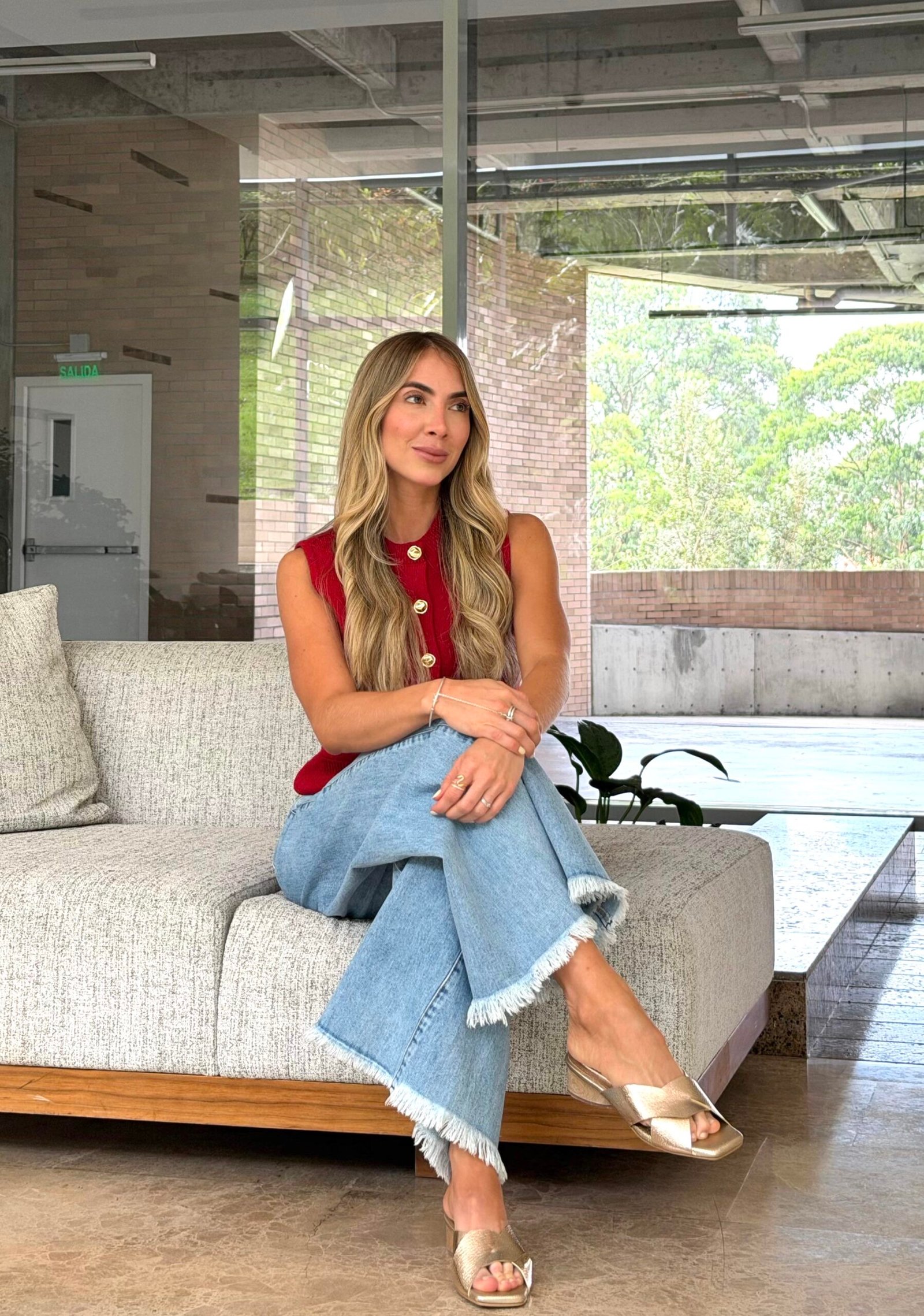 d4c9ffc3-c946-4272-859f-d4f7779dfd35